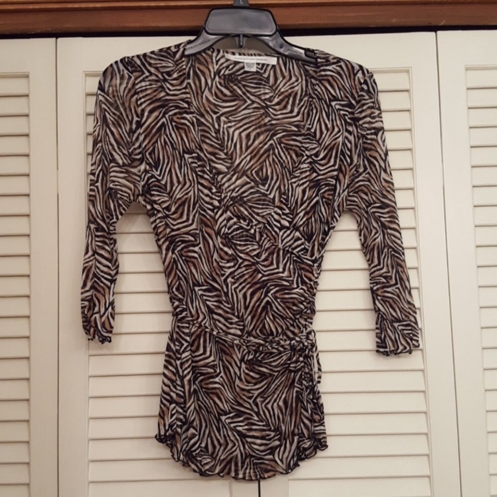 DIANE VON FURSTENBERG SILK ANIMAL PRINT TOP - C